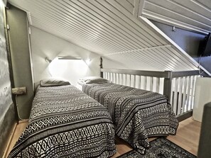2 bedrooms, bed sheets