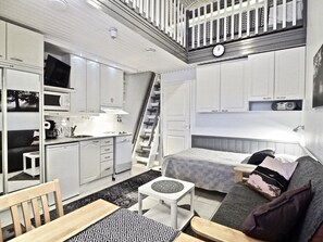 2 bedrooms, bed sheets