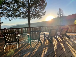 Terrace/patio - Sunrise Pines Walk to Country Club; 2mi from Ski lift, Hot Tub, two decks (Angel Fire)