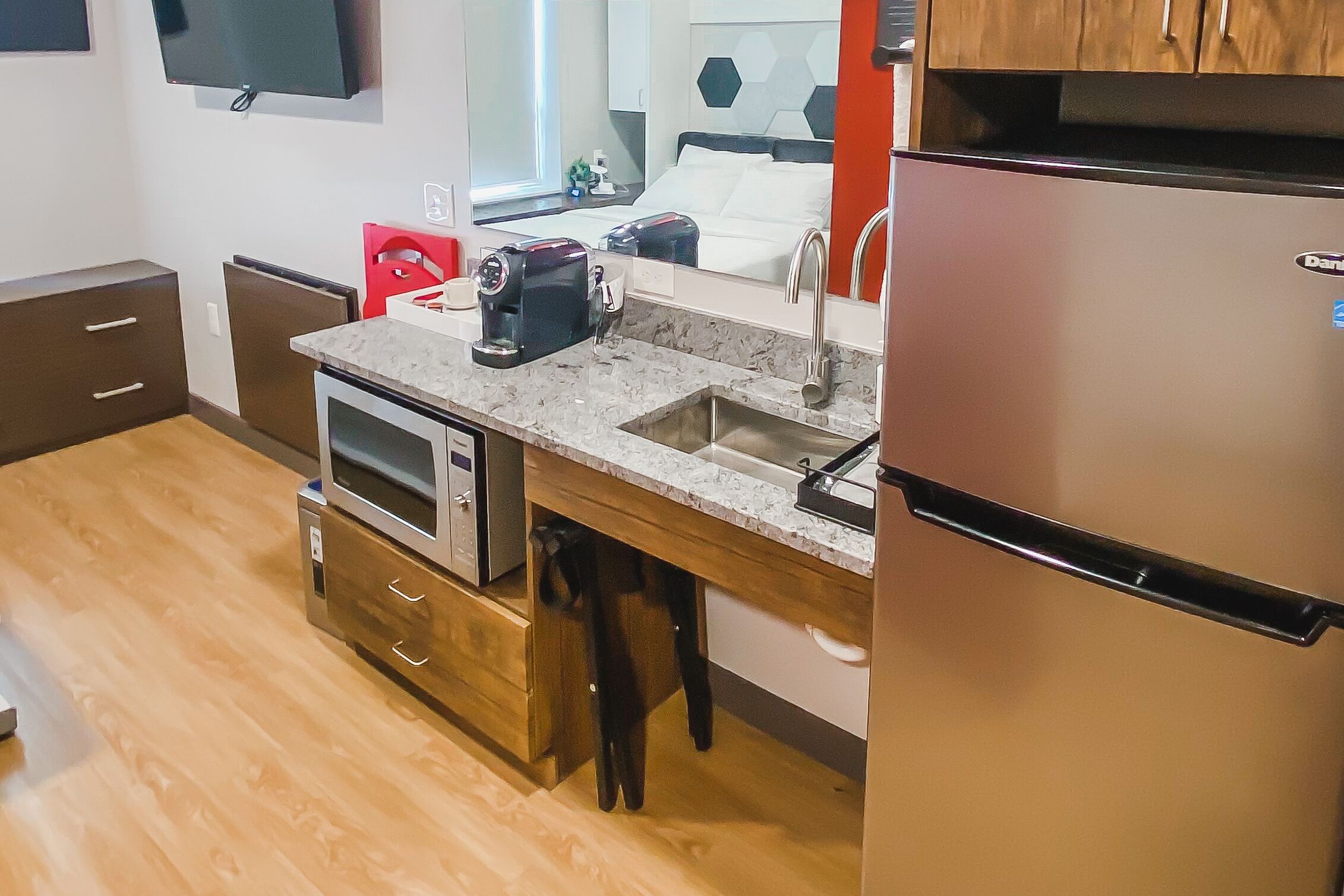 standard room, accessible | private kitchen | fridge, microwave, coffee/tea maker