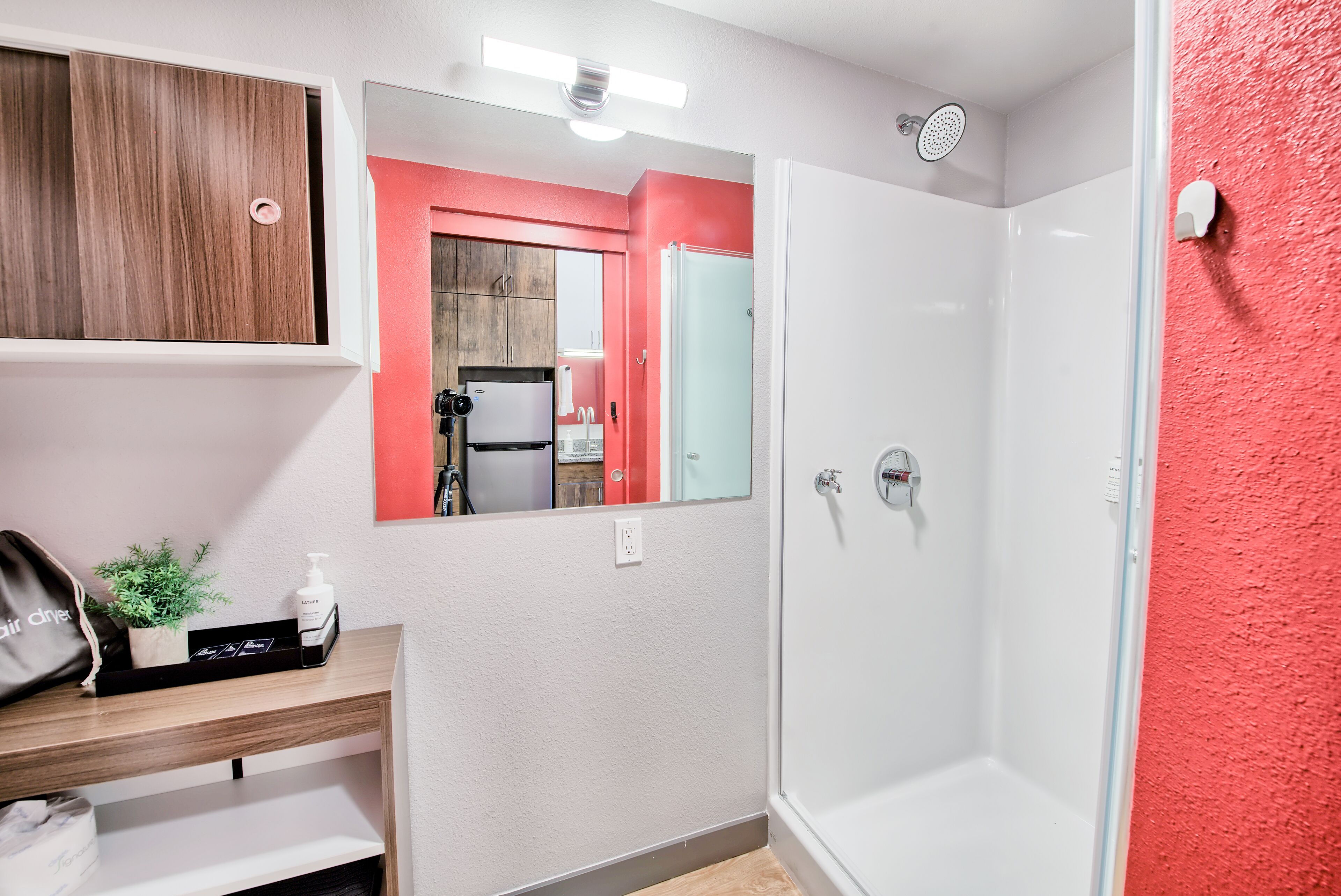 standard room | bathroom | shower, towels