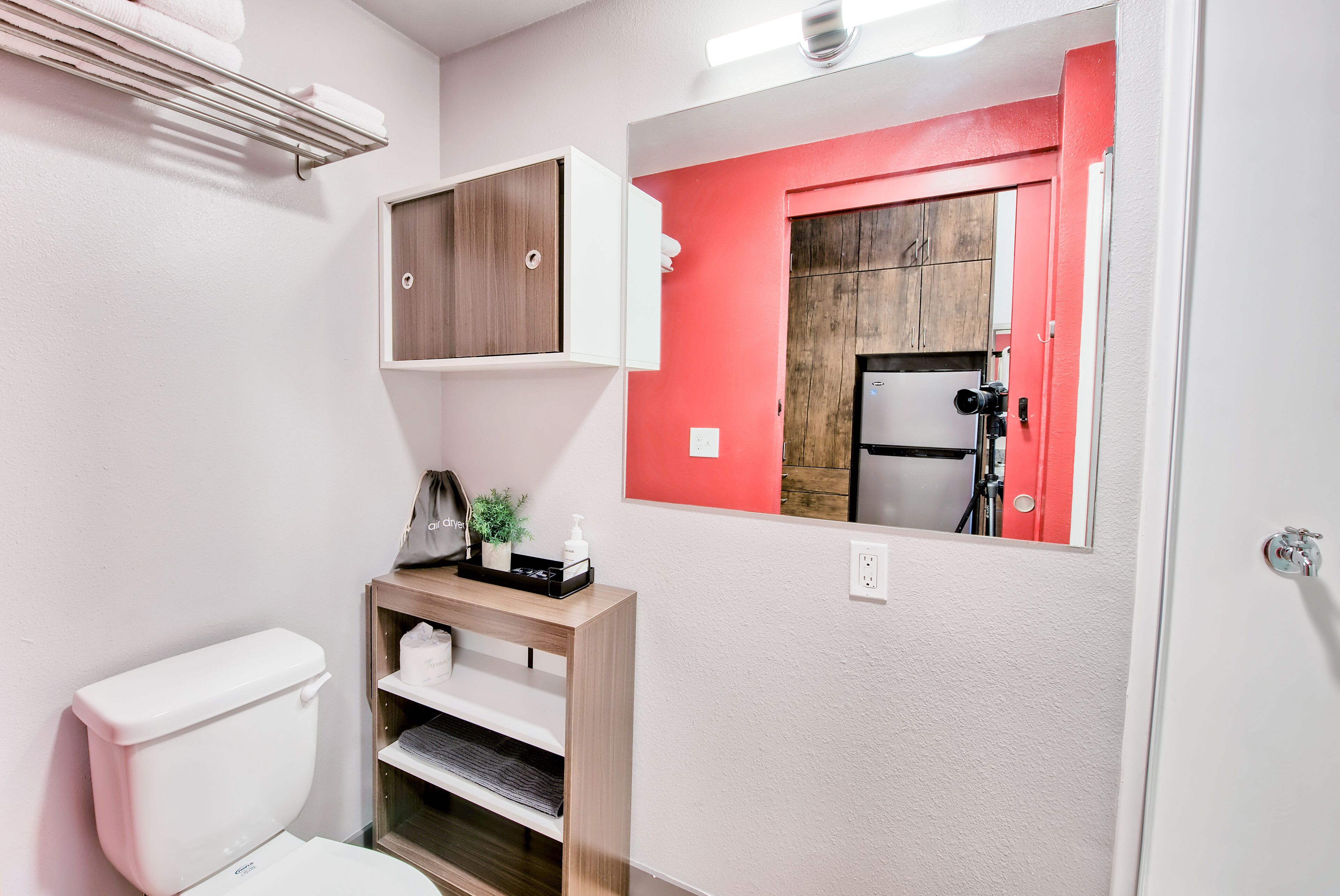 standard room | bathroom | shower, towels