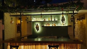Bar (in der Unterkunft)