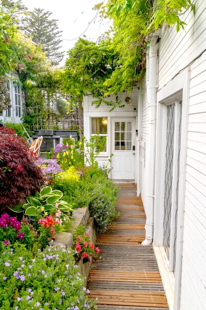 CASABLANCA- Grand Edwardian View Home