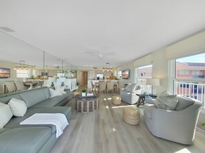 Smart TV - Stunning Beach Views All Around... (Indian Shores)