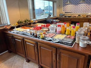 Free daily buffet breakfast