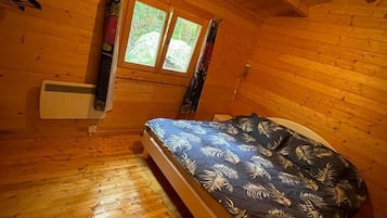 Cottage | 2 bedrooms, iron/ironing board, free WiFi, bed sheets