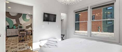 10 bedrooms, desk, iron/ironing board, free WiFi