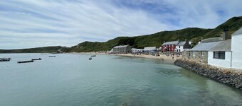 Beautiful and freshly renovated cottage in the heart of Pwllheli