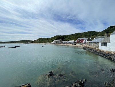 Beautiful and freshly renovated cottage in the heart of Pwllheli