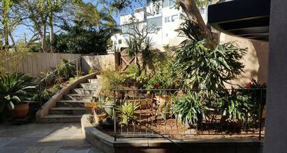 Garden Studio, Walking Distance to Ocean, Lagoon, State Park, & Restaurants