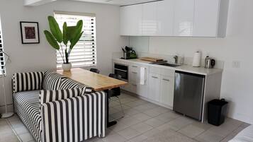 Een smart-tv en een kantoor