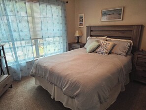 2 bedrooms, iron/ironing board, Internet, bed sheets