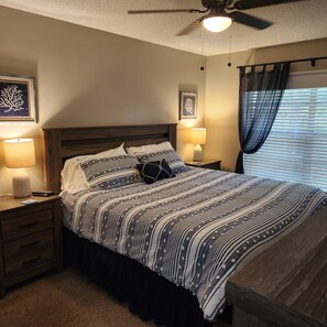 2 bedrooms, iron/ironing board, WiFi, bed sheets - Charming Safety Harbor Villa - Walk to downtown and Philippe Park- Pet friendly (Safety Harbor)