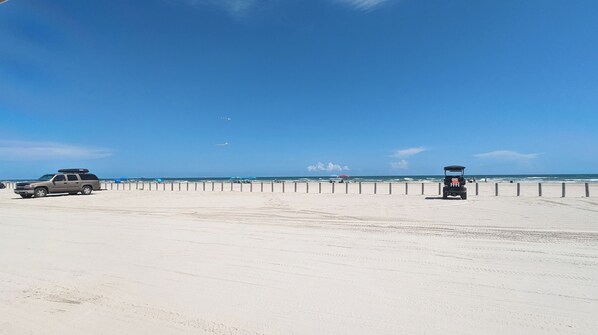 Beach nearby, sun loungers, beach towels