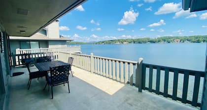 PEACEFUL LAKEFRONT VIEWS WITH COVERED BOAT SLIP
