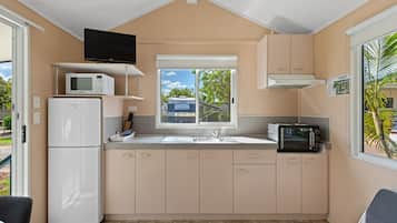 Standard 1 Bedroom Cabin | Private kitchen | Fridge, microwave, stovetop, electric kettle