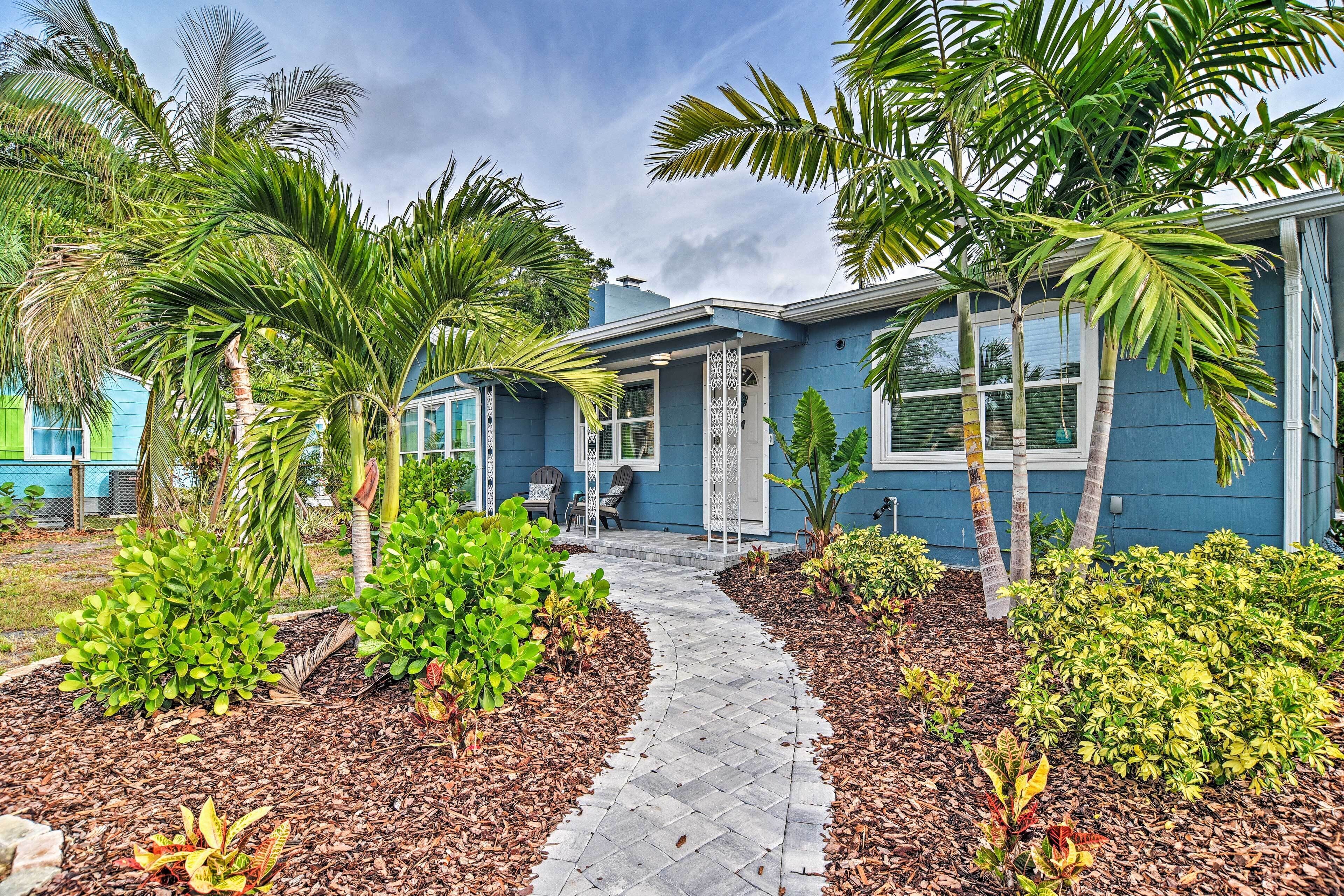 Cozy Jungle Escape < 1 Mi to Gulfport Beach!