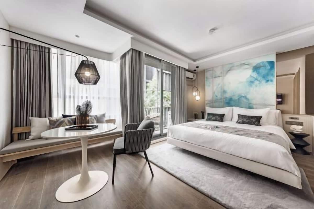 1 bedroom, minibar, in-room safe, desk