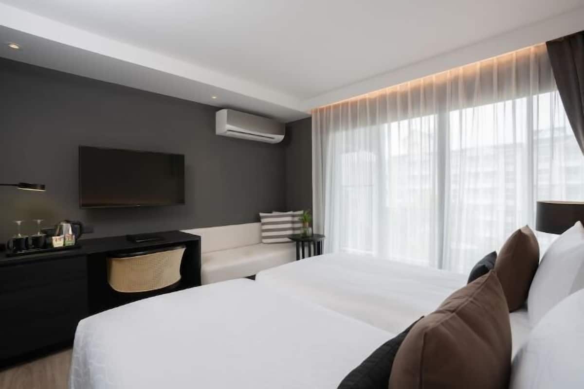 Minibar, in-room safe, desk, laptop workspace