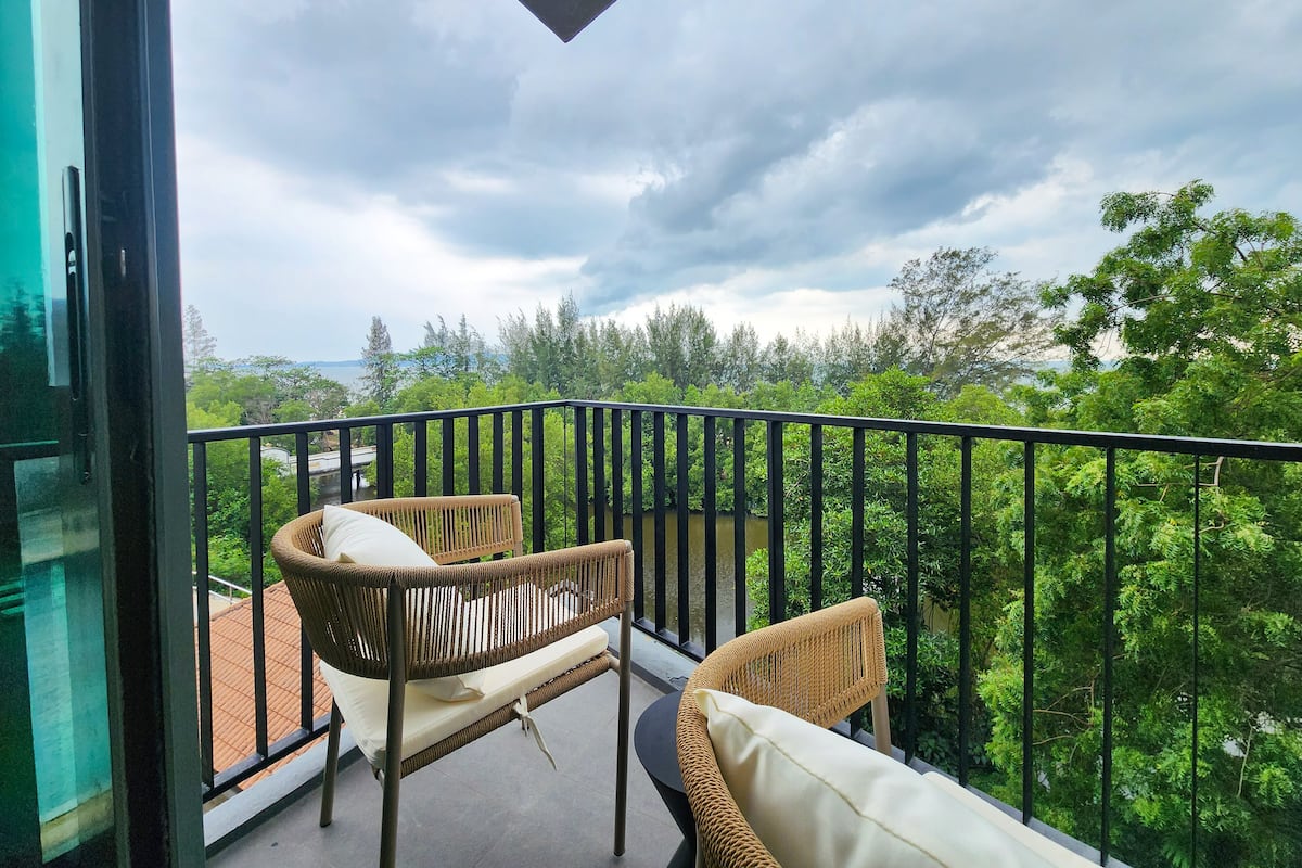 Premium Suite, 2 Bedrooms, Kitchen, Garden View, 2 bedrooms, 1 living room | Garden view