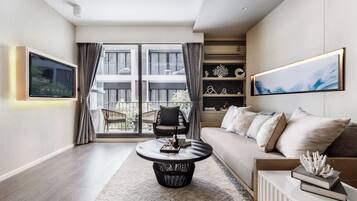 1 Bedroom Suite | City view