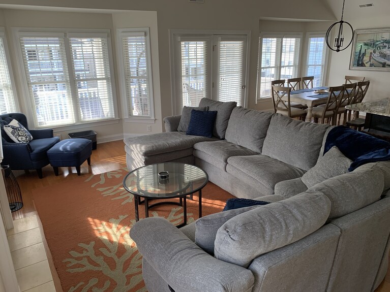 Spacious 5-bedroom Beach House Ideal For Families, Walk To Ocean & Downtown - Ocean City, NJ