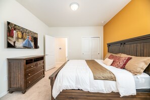 7 makuuhuonetta, silitysrauta/-lauta, ilmainen Wi-Fi, vuodevaatteet