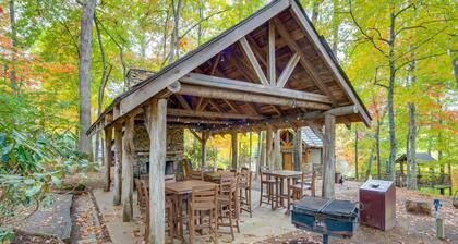 Hike & Ski: Mtn-View Gem w/ Balcony in Burnsville!