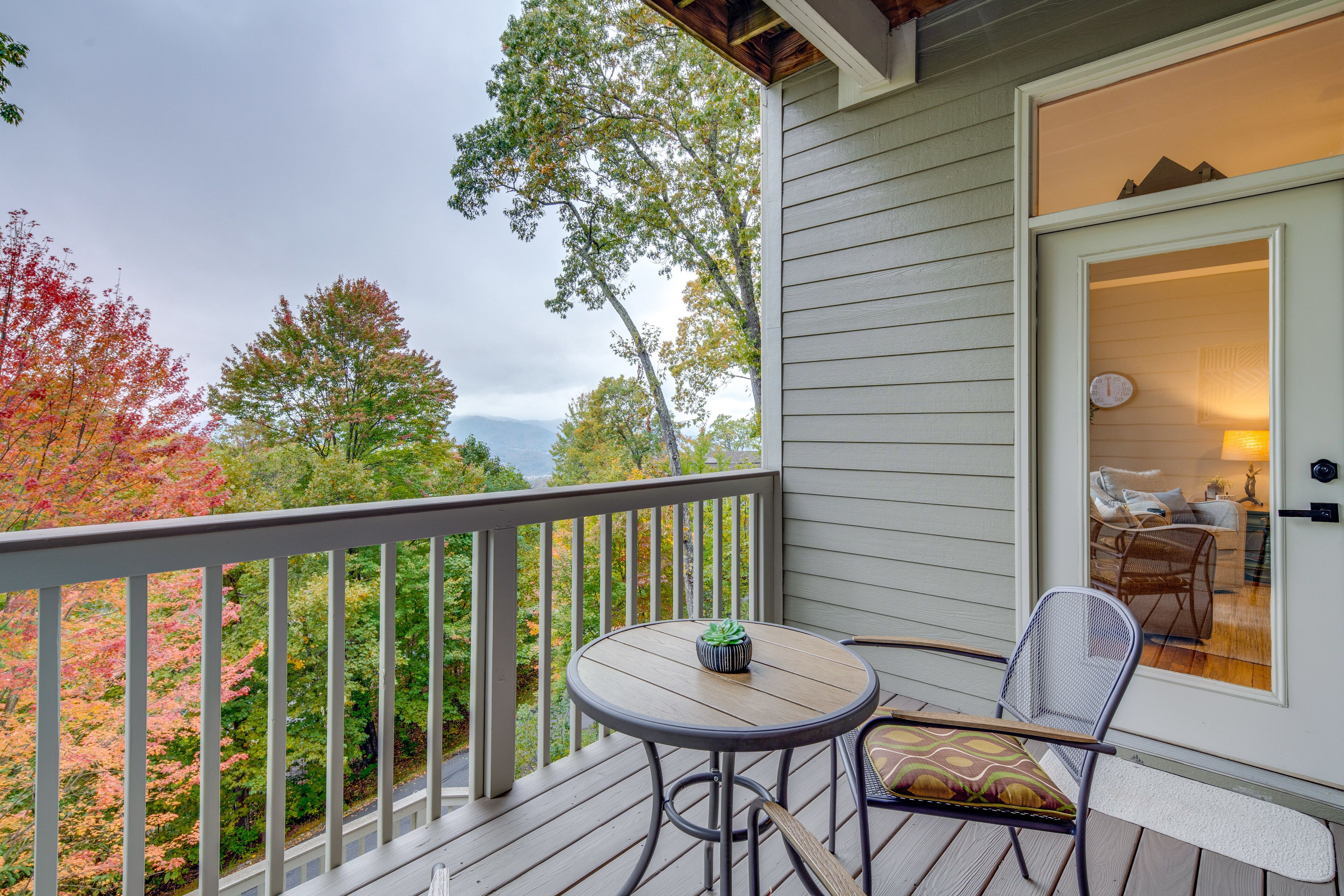 Mountain Home w/ Great Views: Near Asheville