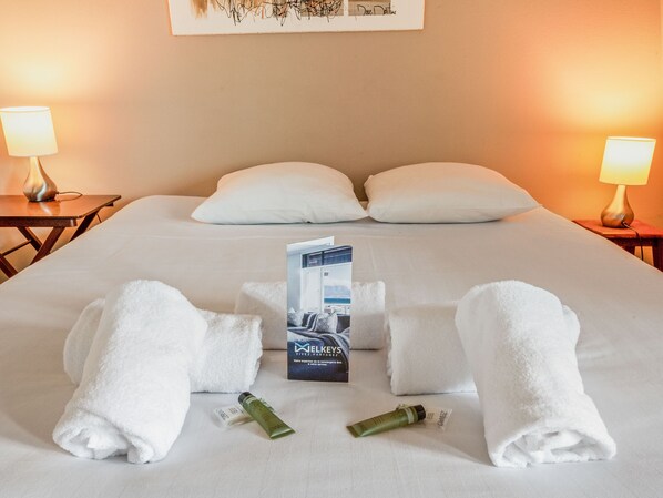 Fer et planche Ă repasser, draps fournis