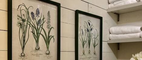 Combined shower/tub, hair dryer, towels, soap