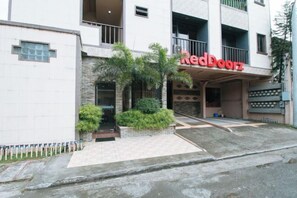 Exterior - RedDoorz Plus at Canley Residential (Pasig)