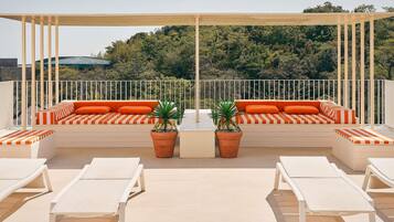 Seasonal outdoor pool, cabanas (surcharge), sun loungers