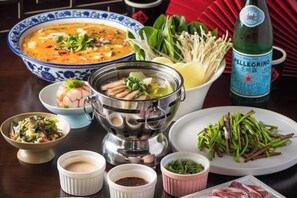 Ảnh chưa phân loại, 5 trong số 62 ảnh, nút