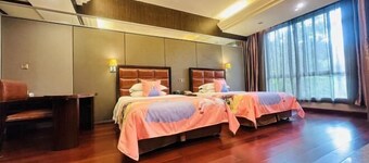 Gingko Lake Resort Hotel Villa