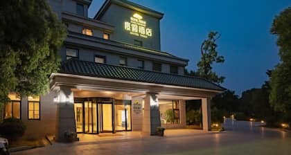 Gingko Lake Resort Hotel Villa