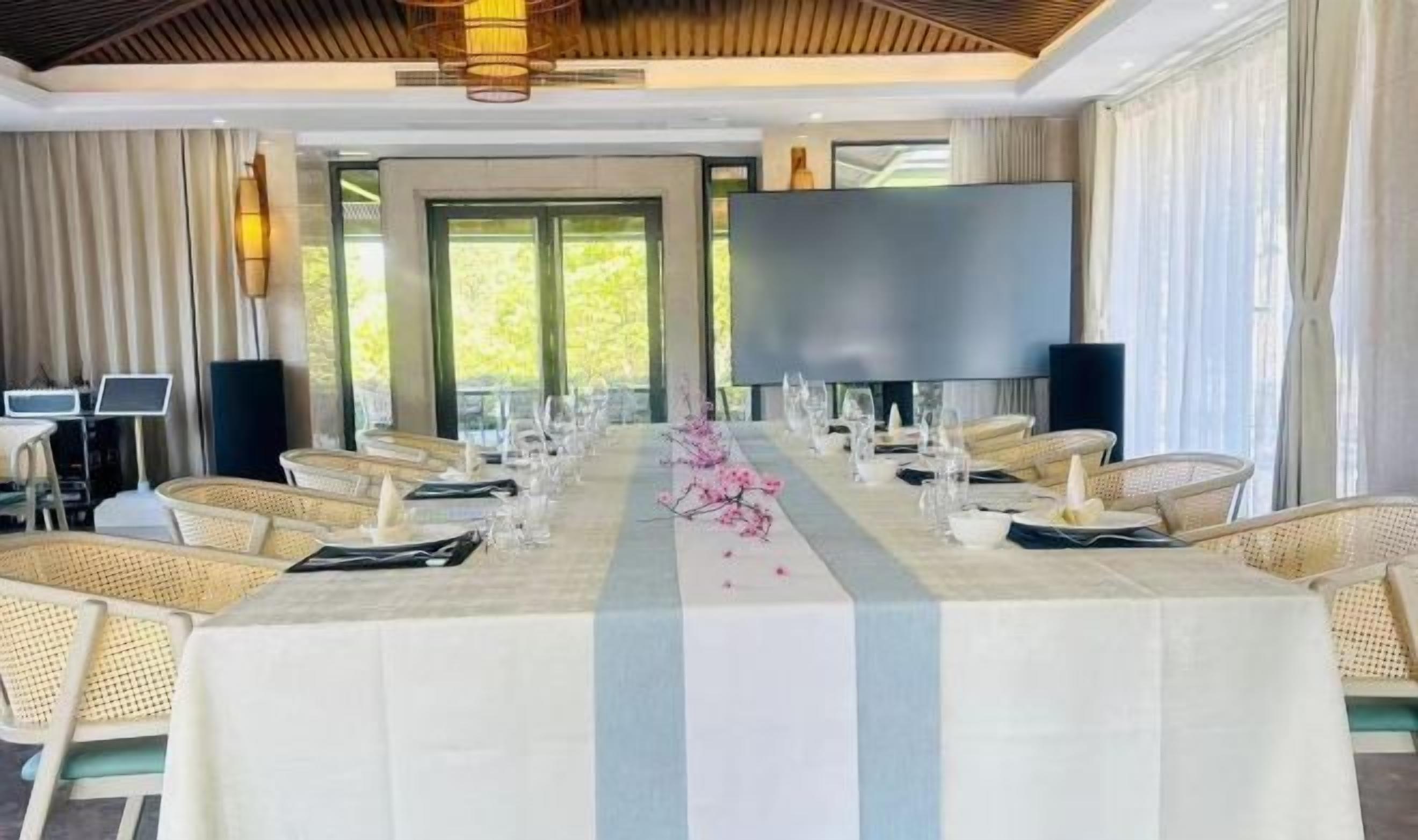 Meeting facility
