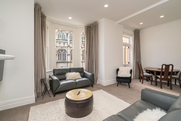 Luxury Townhome | Living area | Flat-screen TV