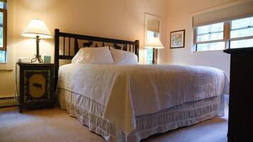 3 bedrooms, desk, iron/ironing board, WiFi
