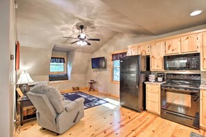 Fridge, microwave, stovetop, dishwasher - Fire Pit & Forest Views: Secluded Murphy Cabin! (Murphy)
