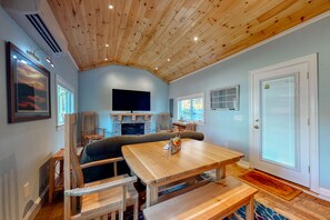 Dining - Dog-friendly home with kitchenette - walk to the beach & dining (Ogunquit)
