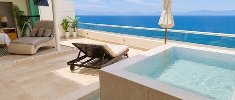 Indoor pool, outdoor pool