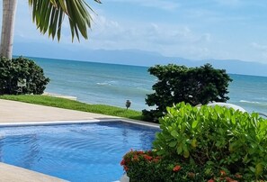 Luokittelematon kuva, 2 kautta 53, painike