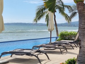 Luokittelematon kuva, 4 kautta 53, painike