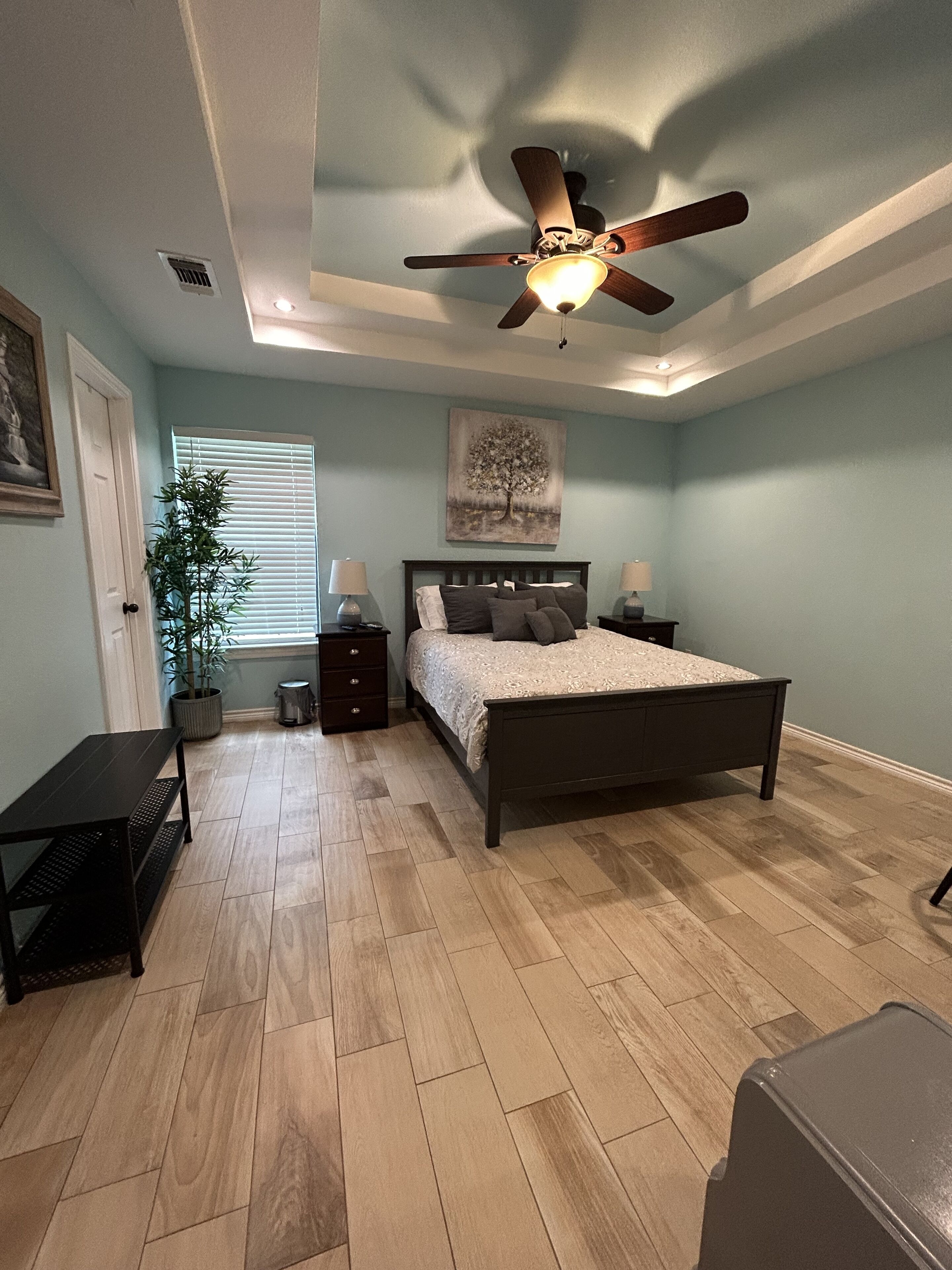 3 多间卧室、办公桌、熨斗/熨衣板、旅行婴儿床