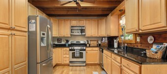 Sunrise Ridge Lodge in Historic Hendersonville