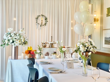 Banquet hall