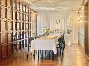 Banquet hall