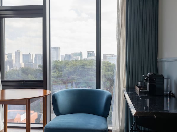 Signature Room, 1 King Bed, Park View